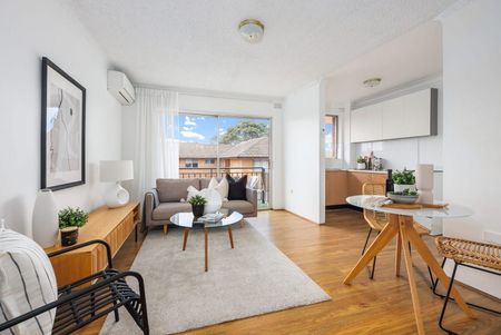 North facing apartment with sunlit balcony - Photo 2