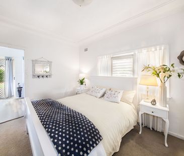 Curl Curl, 27 Griffin Road - Photo 3