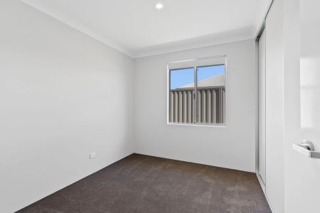 Brand New 4 bedroom Home in South Yunderup - Photo 2
