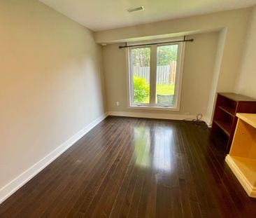 For Lease - 55 Batson Drive Unit# Rear, Aurora, Ontario - Photo 3