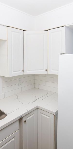 For Lease - 32 Wistow Street, London East, Ontario - Photo 1