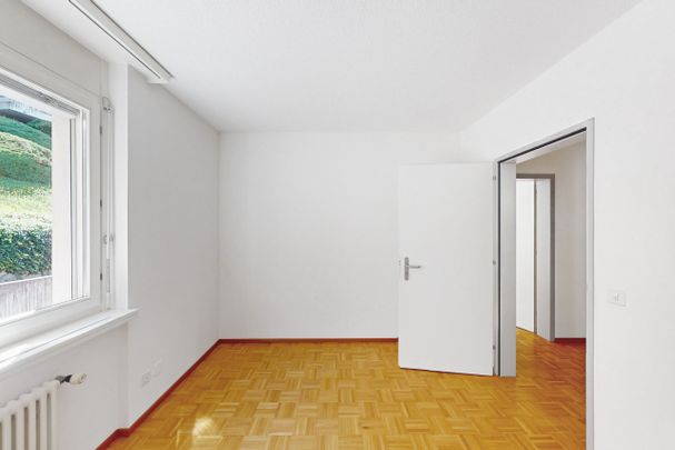 Elegance and tranquility: 3.5-room apartment surrounded by greenery - Photo 1