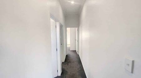 Stylish New-Build 4BR Home in Avondale - Photo 3