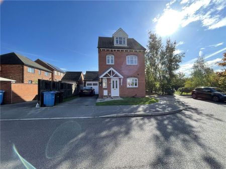 4 bedroom detached house to rent - Photo 2