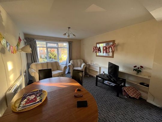 Velyn Avenue, Chichester - Photo 1