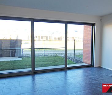 28 Chanter Terrace, Coombs ACT 2611 - Townhouse For Rent | Domain - Photo 1