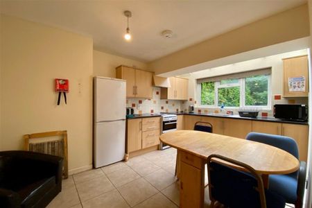 4 bedroom terraced house to rent - Photo 3