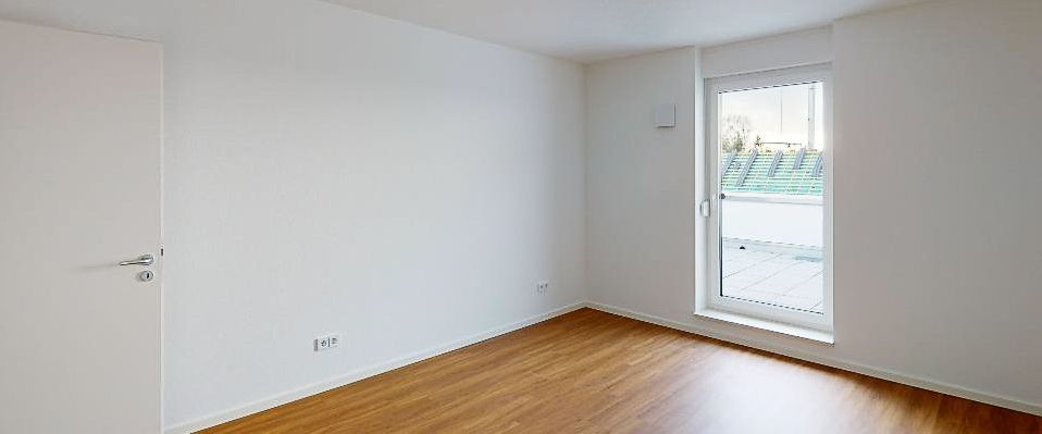 Moderne 3-Zimmer-Wohnung mit EBK, Dachterrasse und Kellerraum - Photo 1
