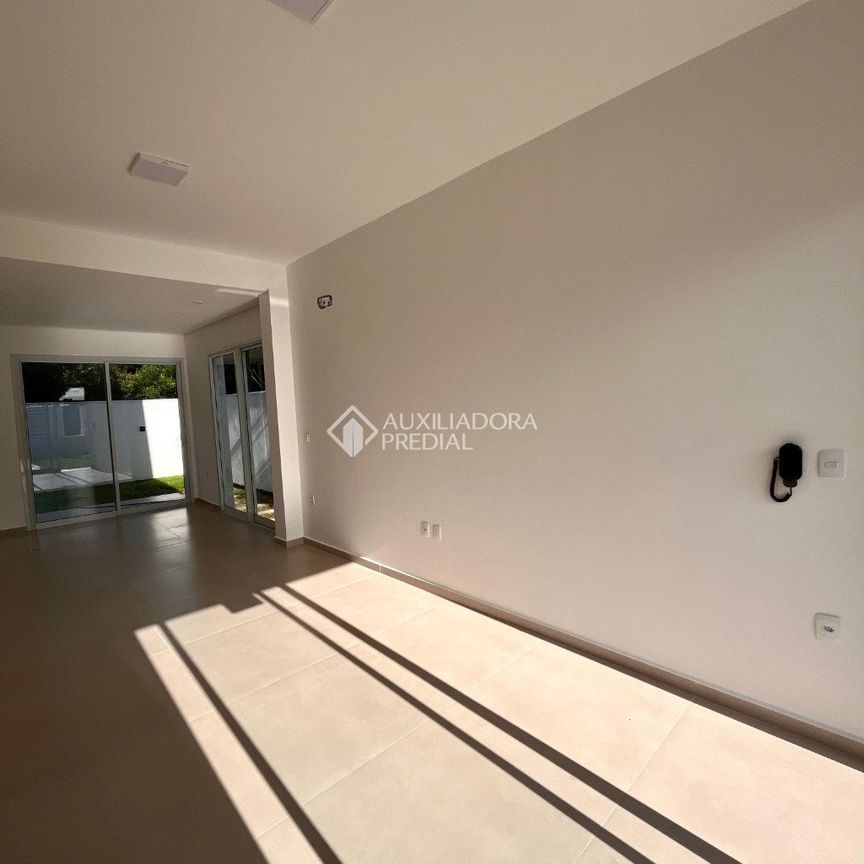 Casa com 2 quartos e 105m² para alugar em Campeche, Florianópolis. - Photo 1