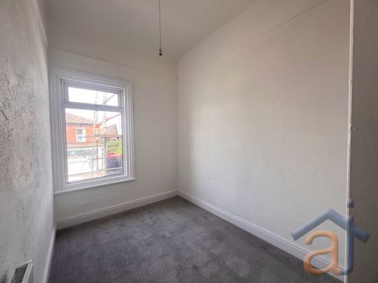To Let – St. Lukes Road, Southport – Top Floor Apartment - Photo 1