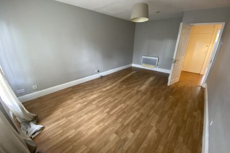 Cliftonville Court - Photo 2