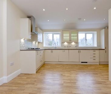 4 bedroom detached house to rent - Photo 4