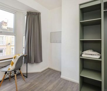 1 bedroom in a house share to rent - Photo 1