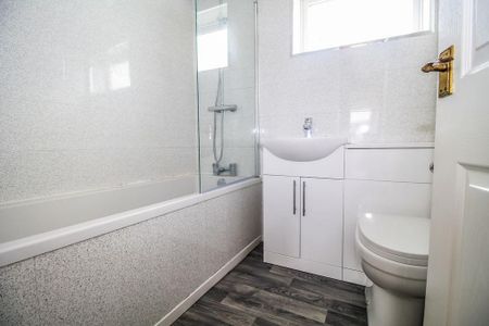 3 bedroom semi-detached house to rent - Photo 3