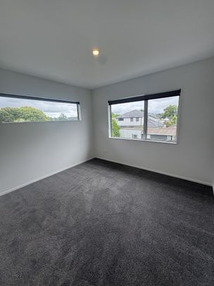 Renovated in the heart of Henderson - Photo 1