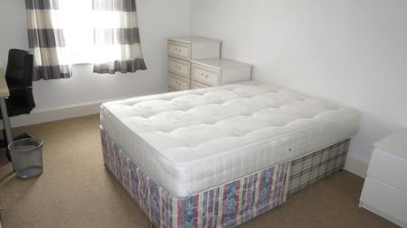 5 bedroom detached house to rent - Photo 5