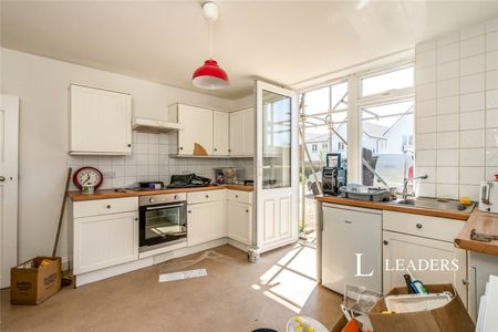 3 bedroom house to rent Pagham Road, Bognor Regis, PO21 - Photo 4