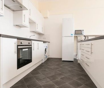 4 bedroom flat share to rent - Photo 1