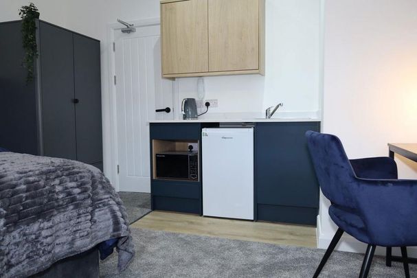 1 bedroom in a house share to rent - Photo 1