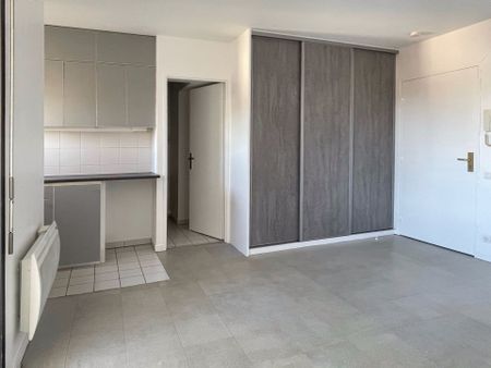 Location Appartement Rosny-sous-Bois (93110) Centre-Ville - Photo 3