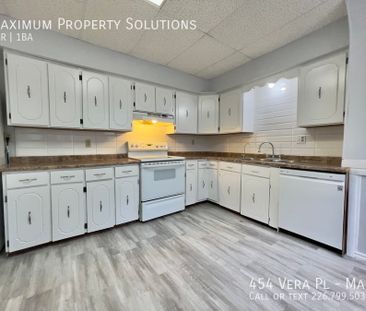 454 Vera Pl, Main Unit, Windsor - Photo 1