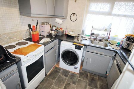 2 bed upper flat to rent in NE3 - Photo 5