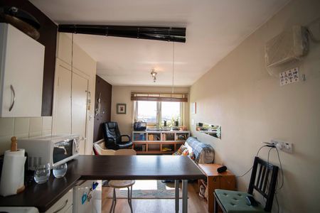 Studio Flat, Dykemuir Quadrant, G21 - Photo 3