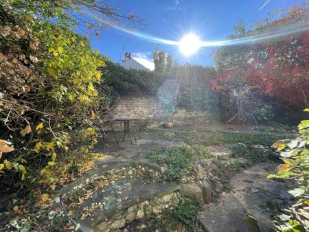 3 bedroom flat to rent - Photo 4