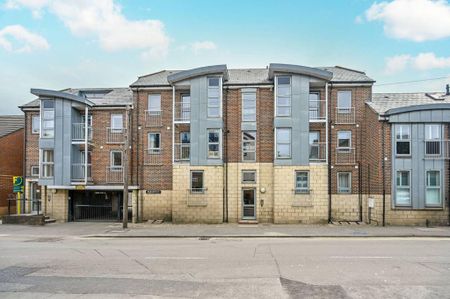 2 bedroom flat to rent - Photo 2