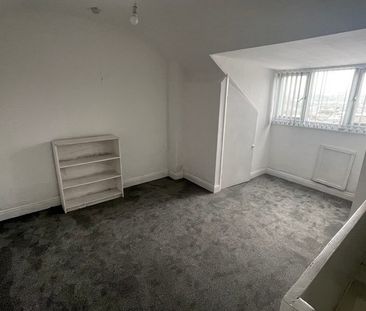 3 Bedroom House to Rent - Derbyshire Lane, Sheffield, S8 - Photo 4