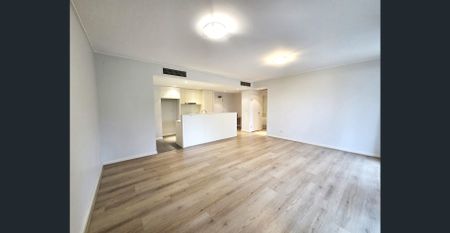 Stunning Spacious Two Bedroom minutes away from Rhodes Waterside & Rhodes Central - Photo 4