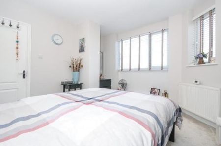 2 Bed Flat, London, SE23 - Photo 5