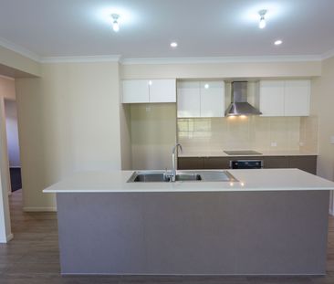 FREESTANDING DUPLEX IN POPULAR LOCATION - Photo 2