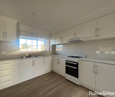 Spacious Family Living - Photo 6