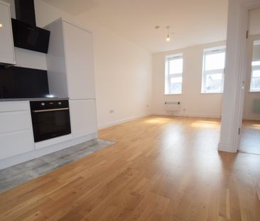 Northfield House, Southend On Sea, Essex, SS2 - Photo 4