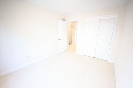 For Lease - 415 Wheat Boom Drive, Oakville, Ontario - Photo 2