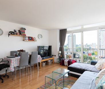 1 Bed Flat, Gainsborough House, E14 - Photo 1