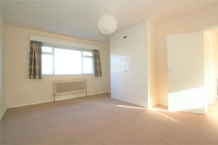 4 bedroom detached house to rent - Photo 2