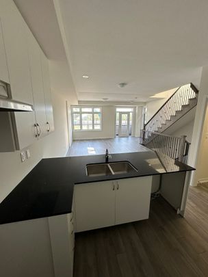 For Lease - 23 Bluebird Lane, Barrie, Ontario - Photo 1