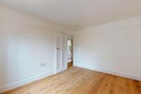 3 Bed Semi-Detached House, Canada Crescent, W3 - Photo 3