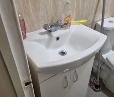 Room in a Shared House, Rowsley Avenue, NW4 - Photo 3