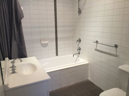 WALKING DISTANCE TO CHAPEL STREET!! - Photo 5