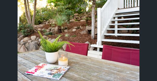 A Charming Family Home in a Leafy Holland Park West Pocket - Photo 1
