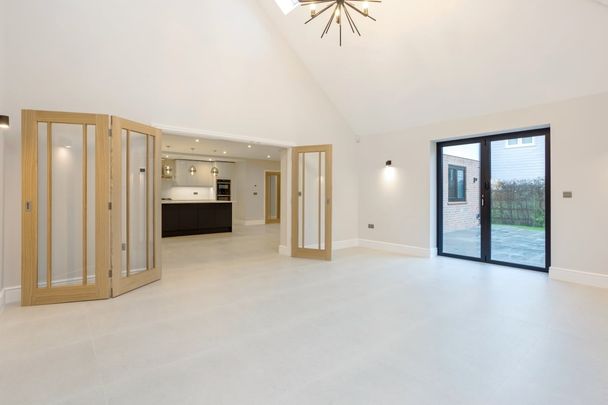 5 bedroom detached house to rent - Photo 1