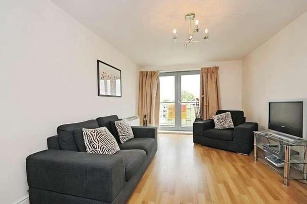 Kelvin Gate, Bracknell, RG12 - Photo 1