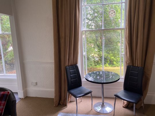 Studio Flat, Devonshire Road, CH43 - Photo 1