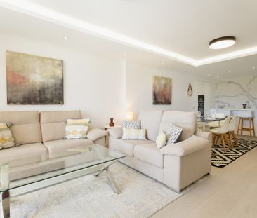 Apartment in Bahía de Marbella, Costa del Sol - Photo 1