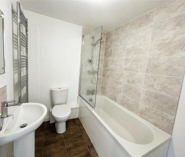 3 bedroom semi-detached house to rent - Photo 5