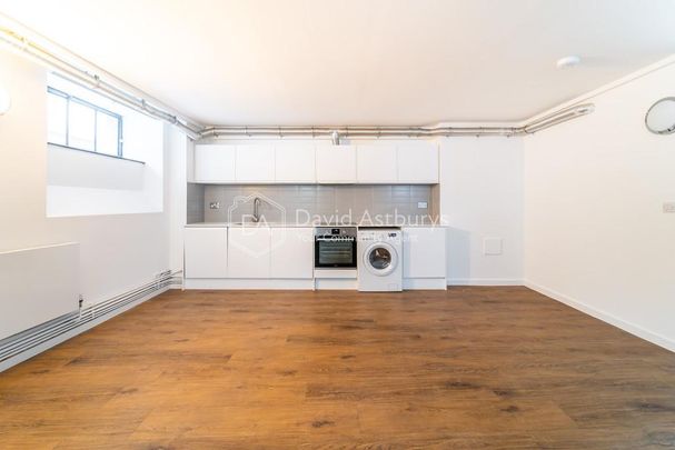 Studio to rent - Photo 1