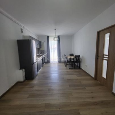 Apartament o camera in Floresti - Photo 1